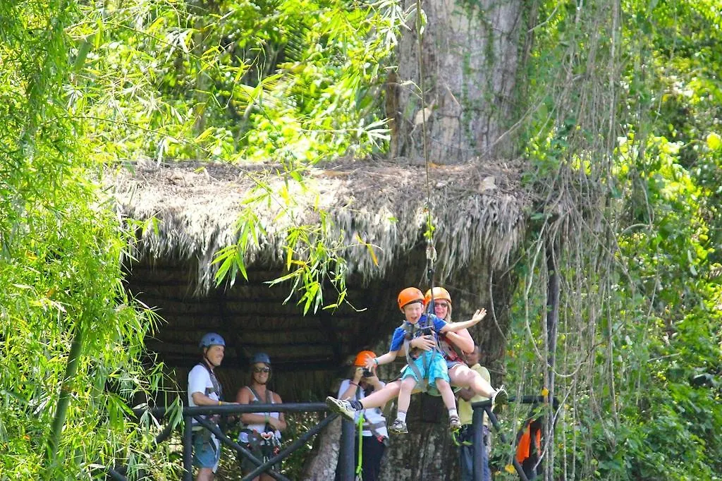 Dominican Tree House Village Santa Barbara De Samana Jaktstuga